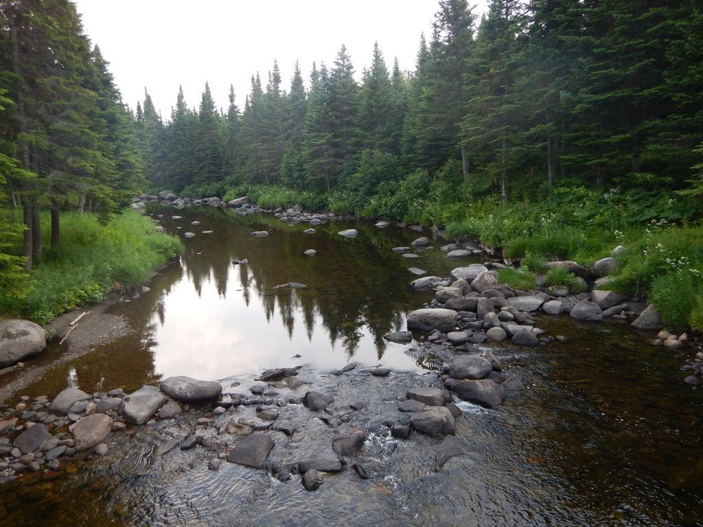 Aux Tipis De La Riviere Sauvage Villa Saint Romain Eksteriør bilde