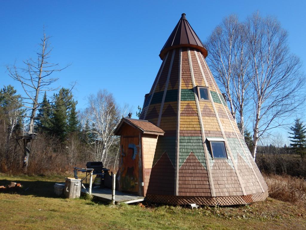 Aux Tipis De La Riviere Sauvage Villa Saint Romain Eksteriør bilde